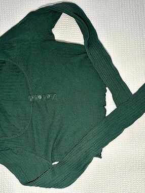BP. Long Sleeve Henley Crop Top. Green